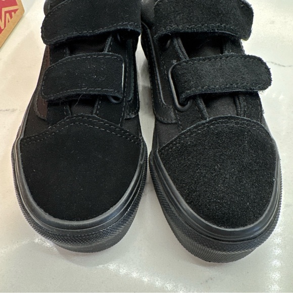 Vans Old Skool V Skate Shoe - Little Kid - Black Monochrome  Vans Classic Black Velcro Shoes Old Skool V Boys youth